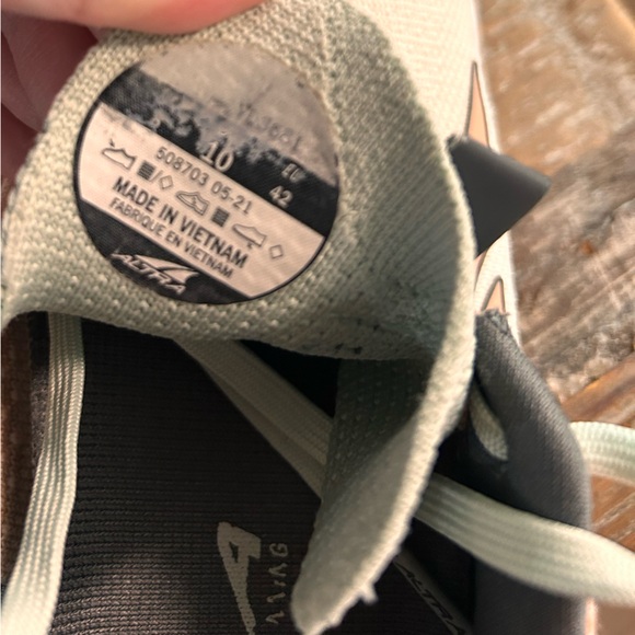 Altra Escalante 4 Womens Size 10Peach/pink Athletic Running Trail Shoes Sneakers - Picture 6 of 8